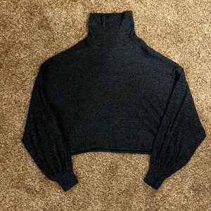 Hollister grey cropped turtle neck.